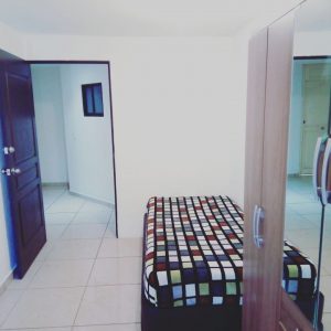 HABITACIÓN CAMA INDIVIDUAL BAÑO COMPARTIDO