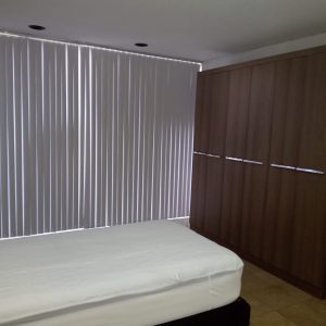 HABITACION CAMA KING SIZE BANO COMPARTIDO II